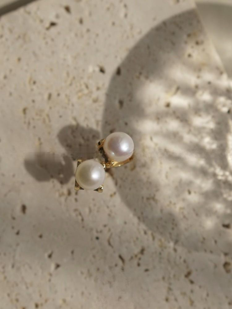 Freshwater Pearl Bull Head Stud Earrings