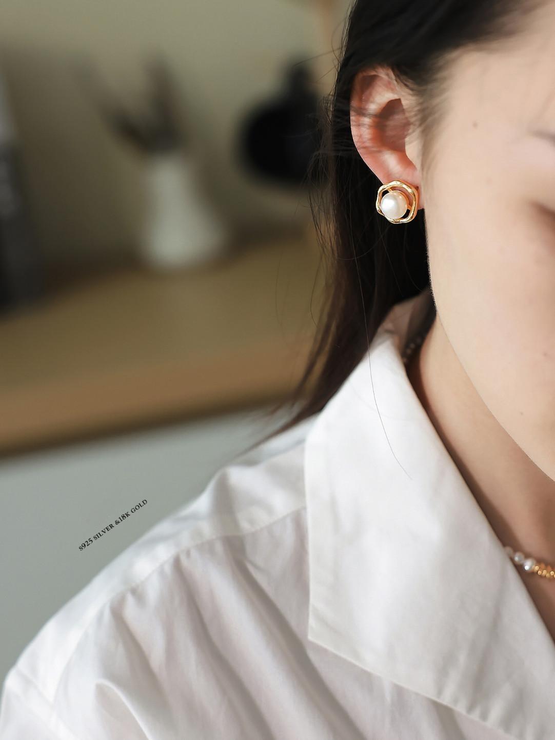 9.5mm Pearl Gold Plated Earrings