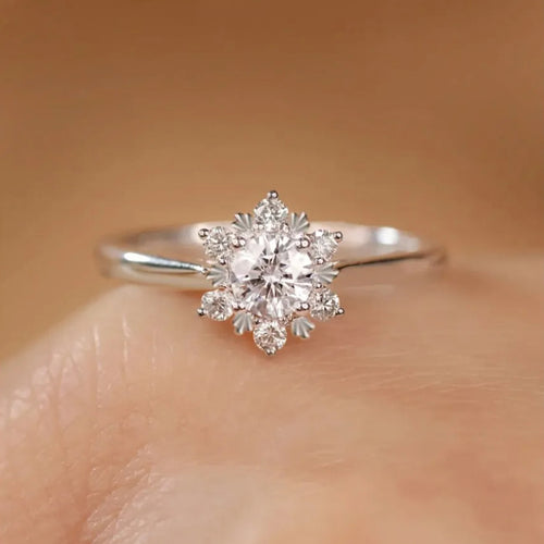 Snow-Shaped Moissanite Ring