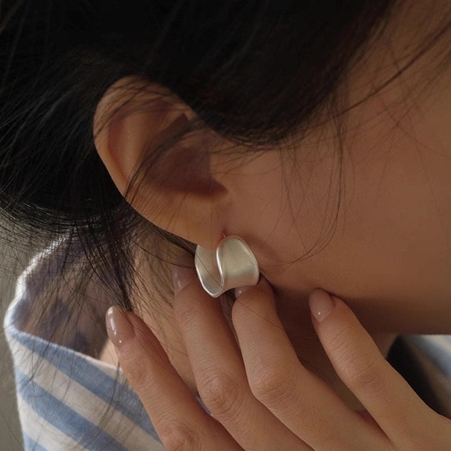 Modern Wave Curve Hoop Earrings