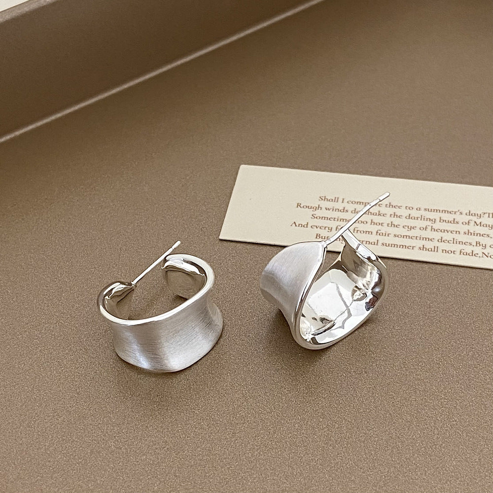 Modern Wave Curve Hoop Earrings