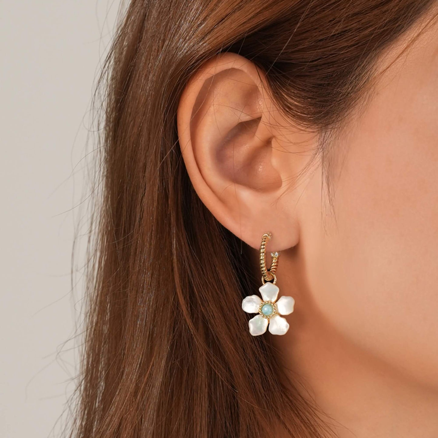 Mother of Pearls Blossom Earrings