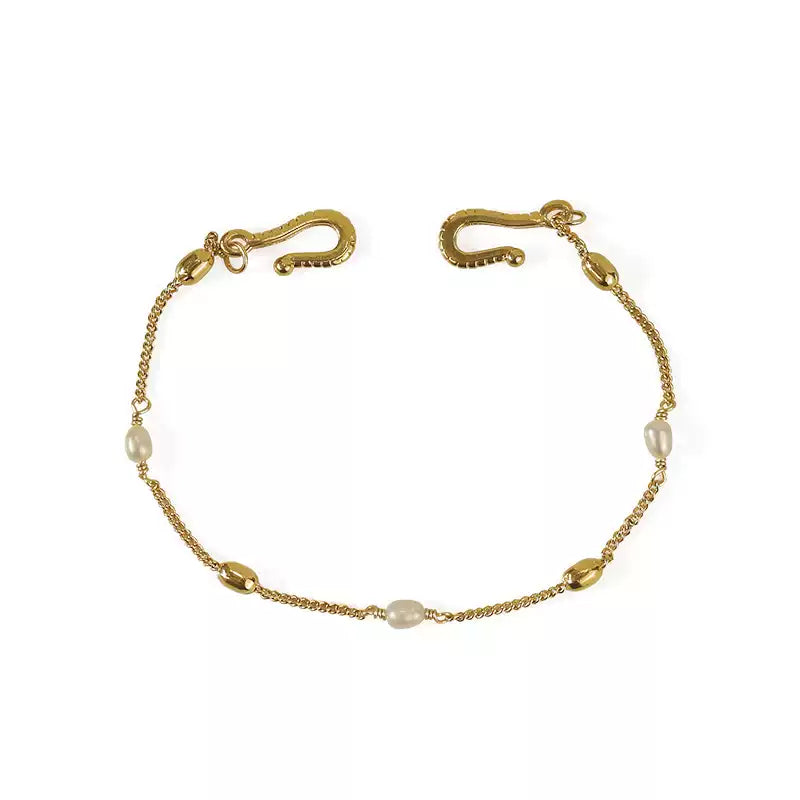 Elegant Gold Plated Hook Clasp Pearls Bracelet