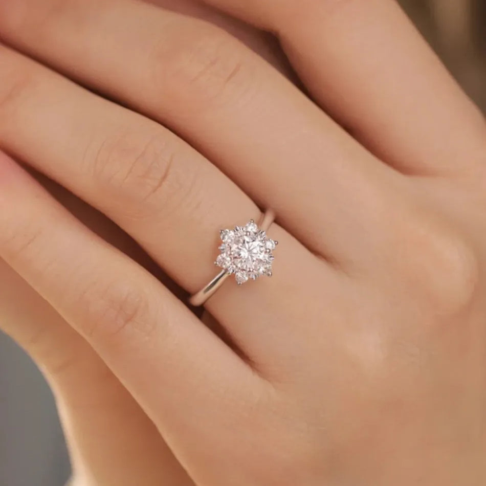Snow-Shaped Moissanite Ring