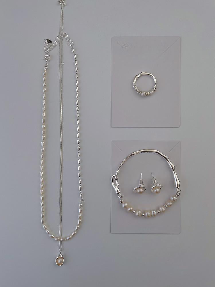 Olive Bead and Freshwater Pearl Necklace
