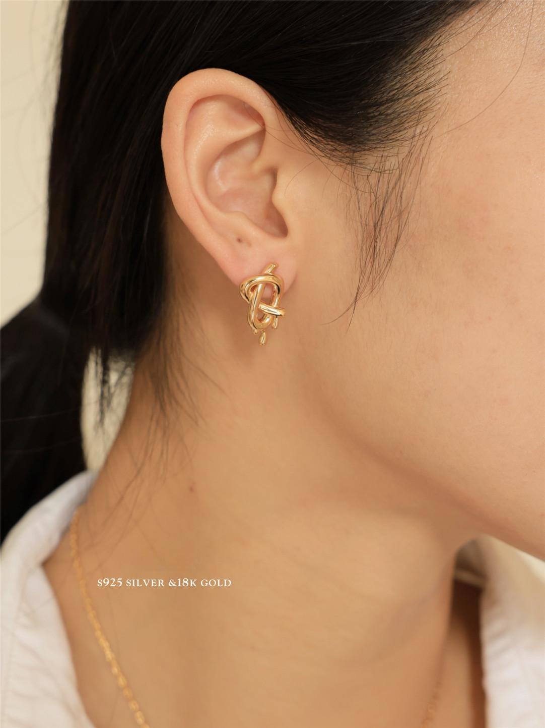 Weave Shaped Gold Plated Pearl Earrings