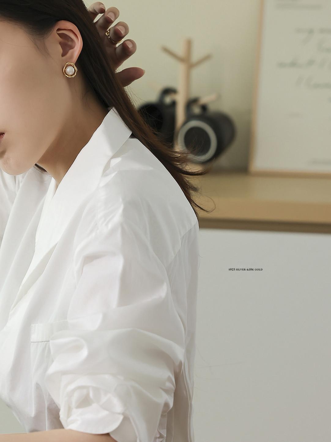 9.5mm Pearl Gold Plated Earrings