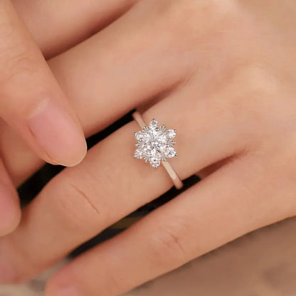 Snow-Shaped Moissanite Ring
