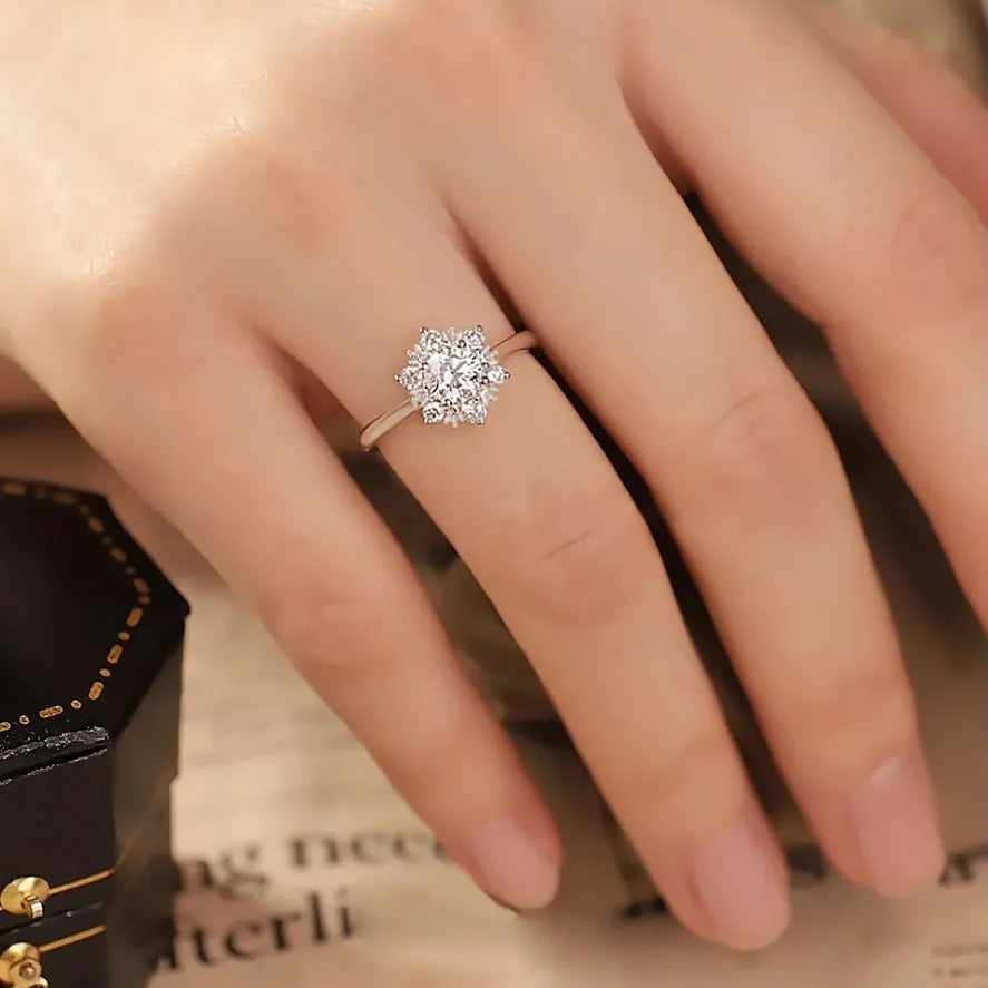 Snow-Shaped Moissanite Ring