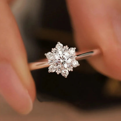 Snow-Shaped Moissanite Ring