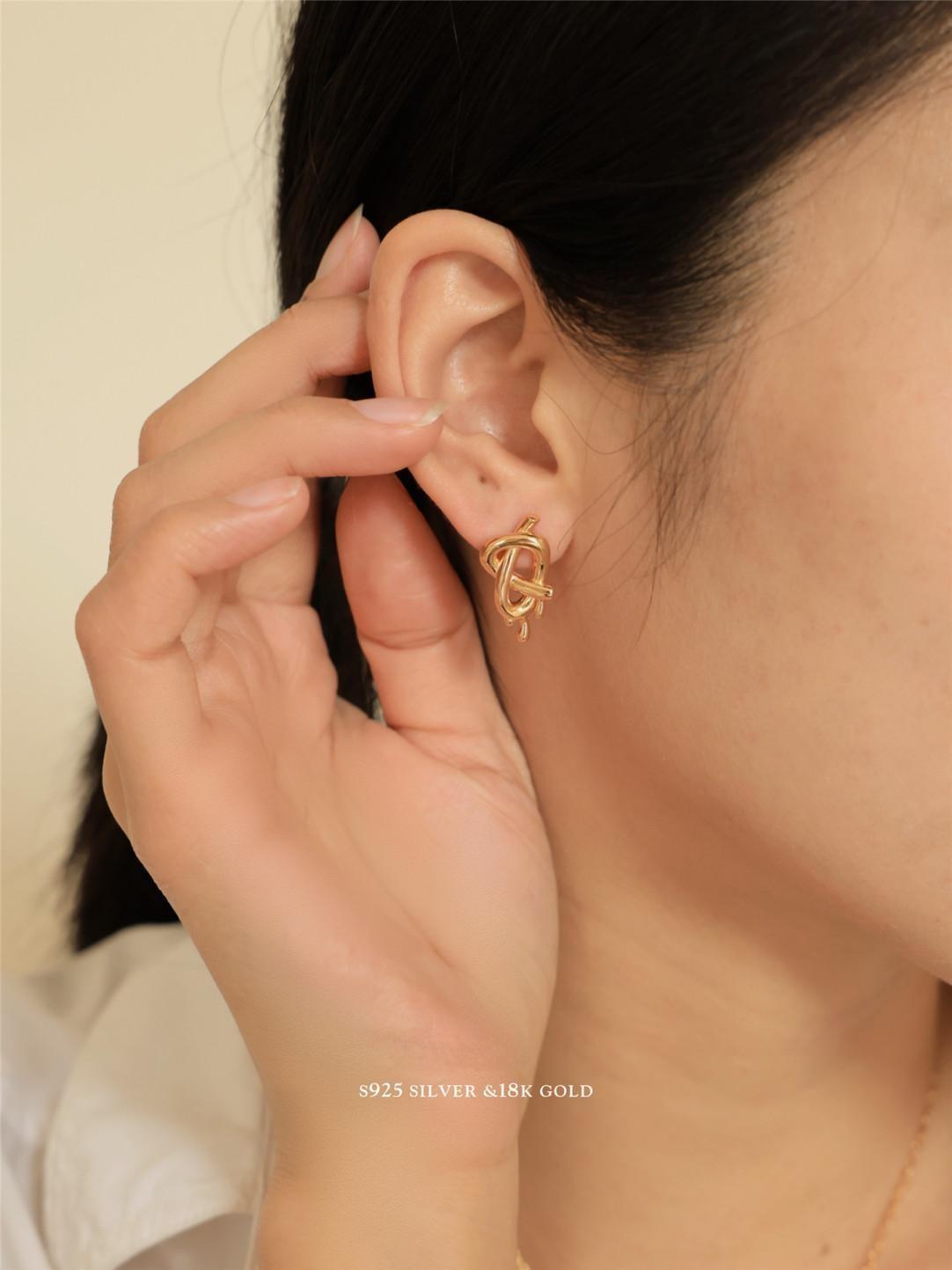 Weave Shaped Gold Plated Pearl Earrings