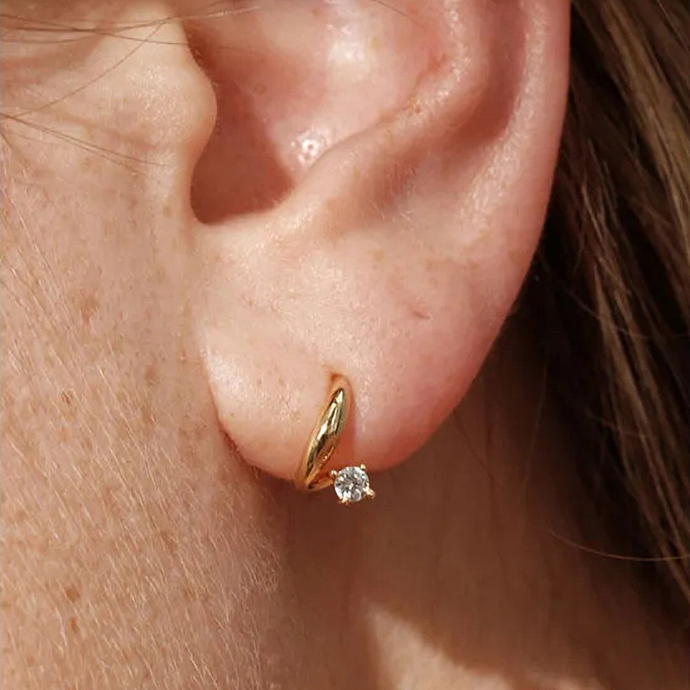 Yakamoz Moissanite Earrings