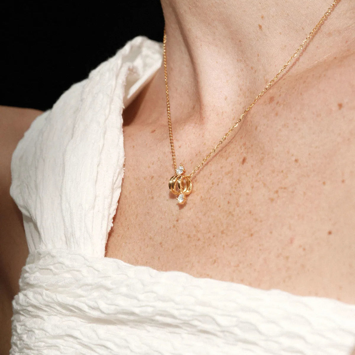 Yakamoz Moissanite Necklace