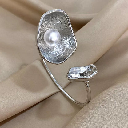 Petal Pearl Bangle