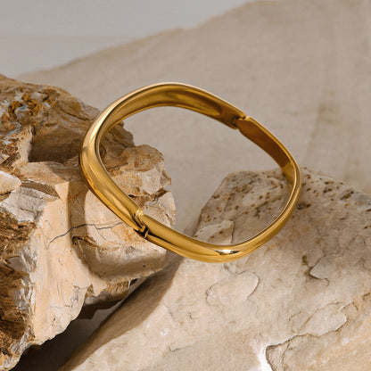 Minimal Curve Square Bracelet