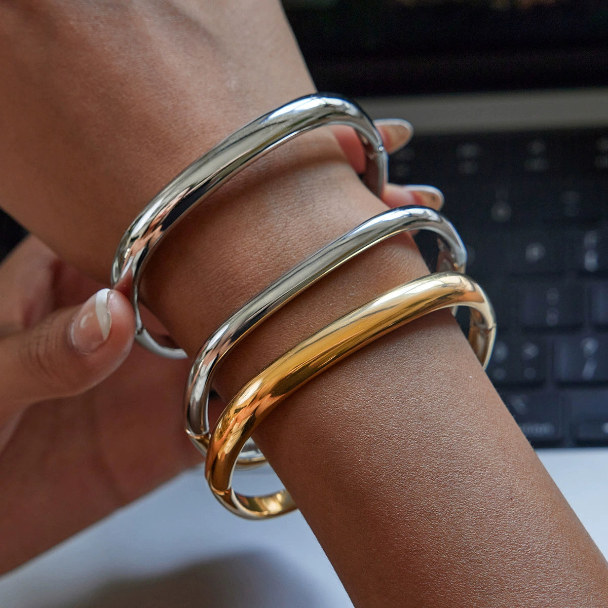 Minimal Curve Square Bracelet