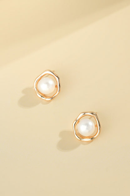 9.5mm Pearl Gold Plated Earrings