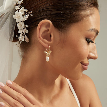 Dainty Floral Pearl Earirngs