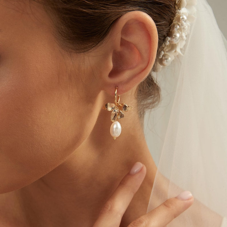 Dainty Floral Pearl Earirngs