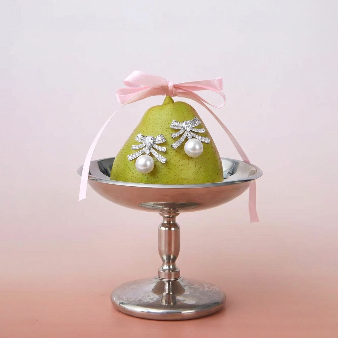 Grand Bow Pearl Earrings