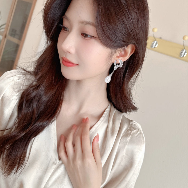 Elegance Pearl Dangle Earrings