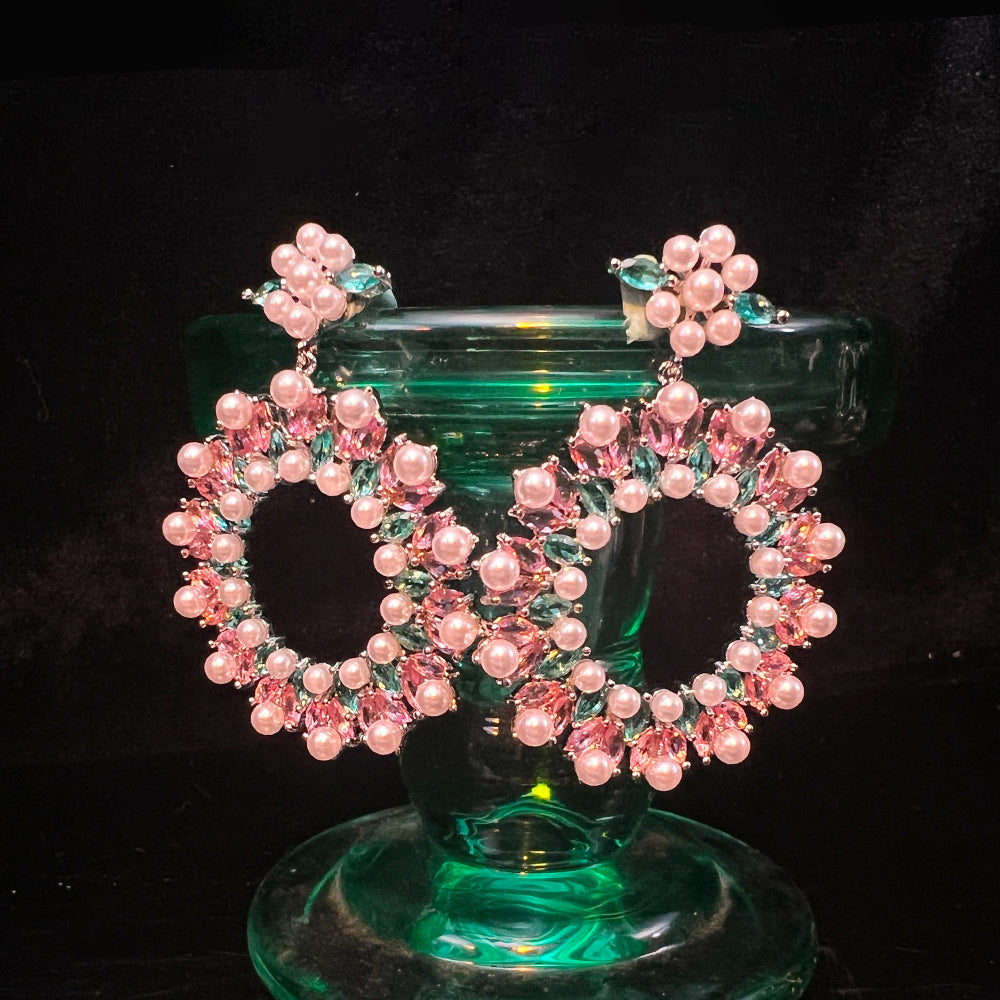 Cluster Pearls Hoop Earrings