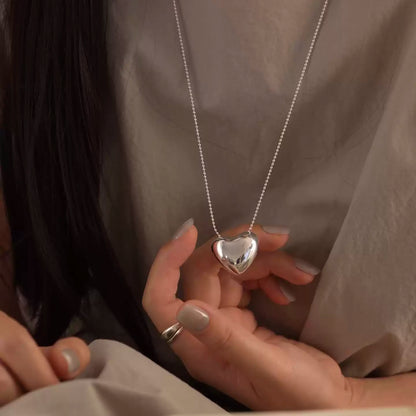 Hollwing Heart Pendant Necklace