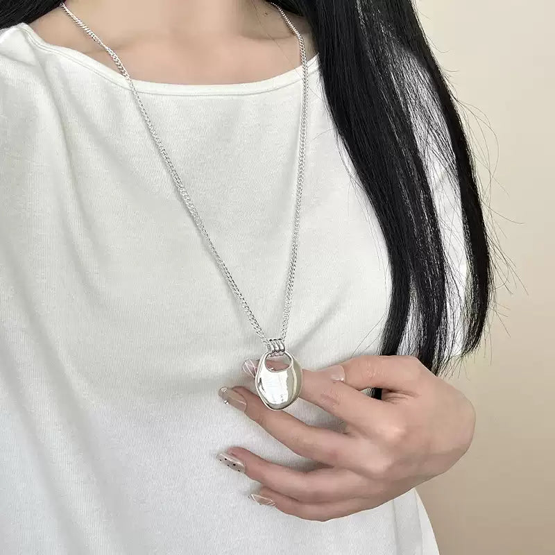 Minimalist Fluid Pendant Necklace