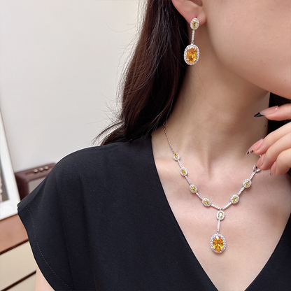 Luxe Amber Halo Necklace