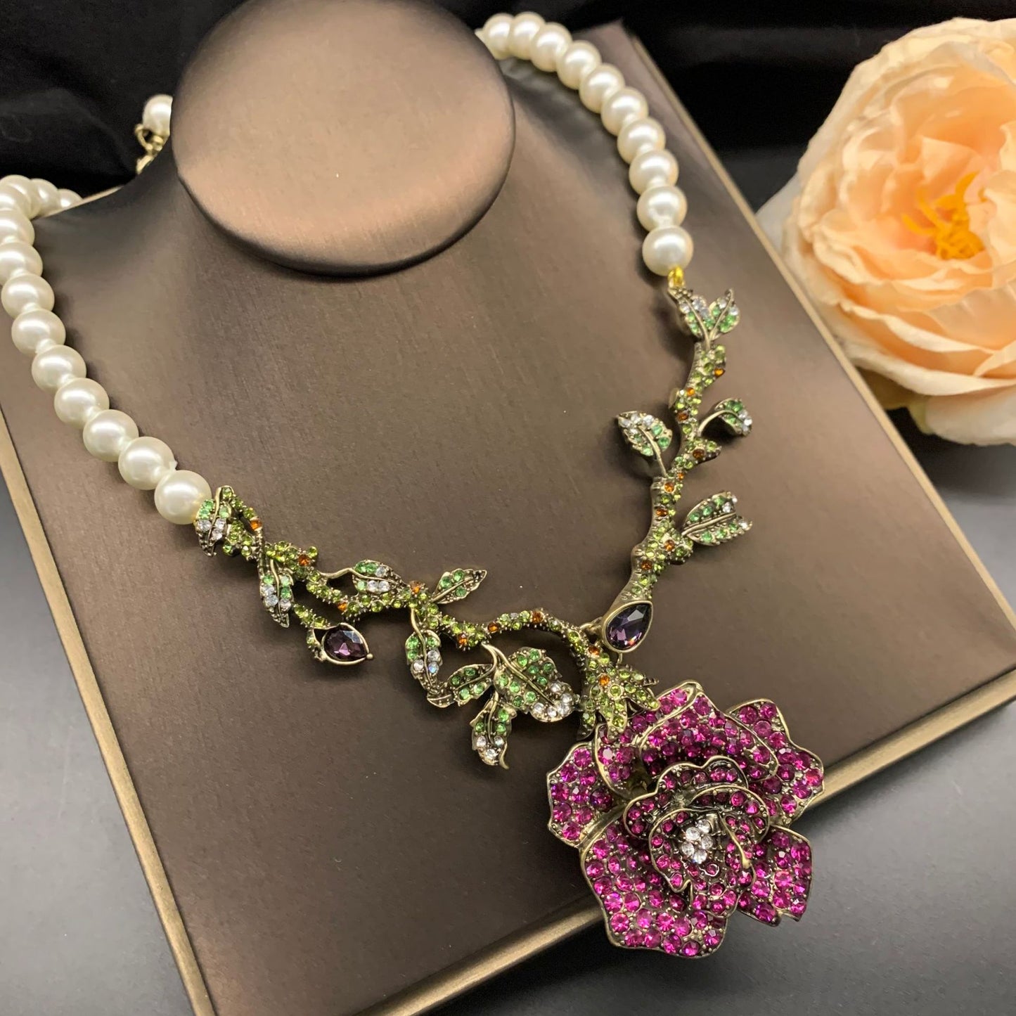 Romance Rose Pearls Necklace