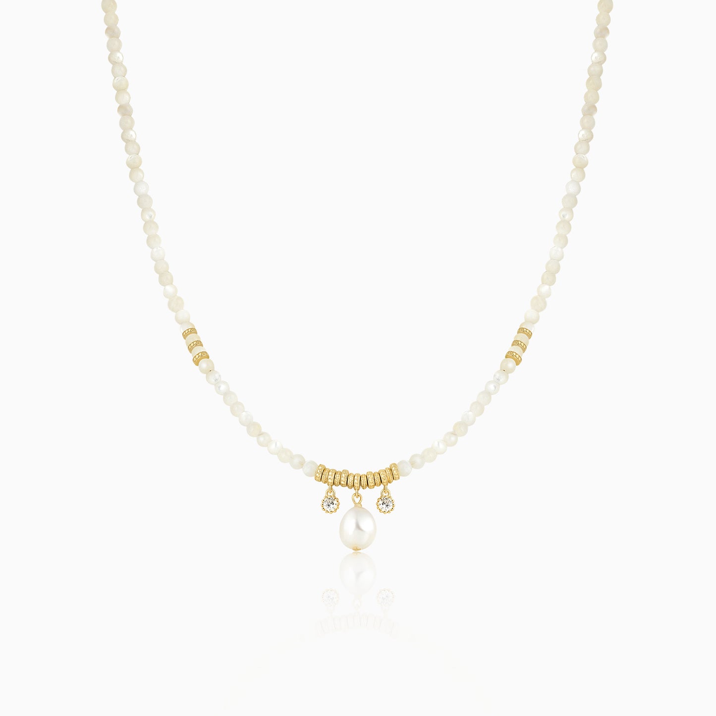 Chic Baroque Pearl Necklace
