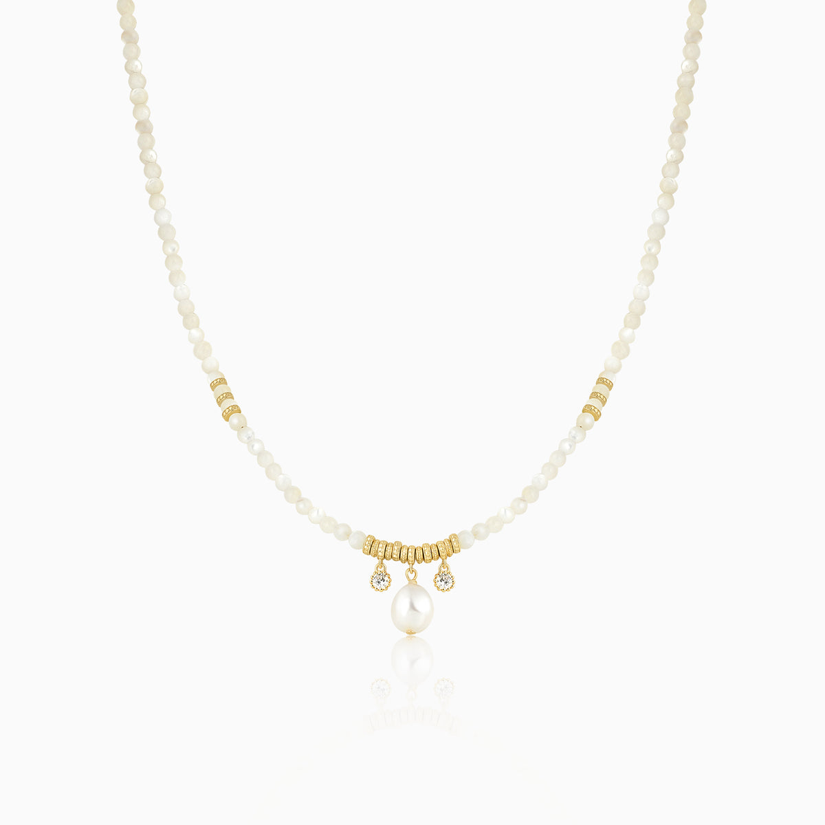 Chic Baroque Pearl Necklace