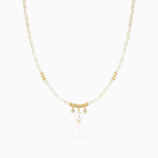 Chic Baroque Pearl Necklace