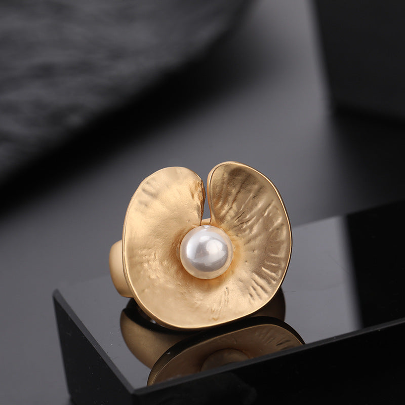 Adjustable Pearl Bloom Ring