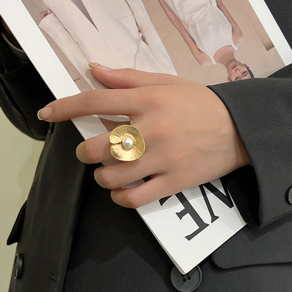 Adjustable Pearl Bloom Ring