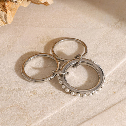 Triple Interlock Pearls Ring