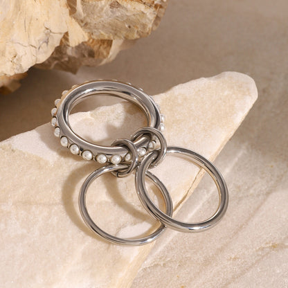 Triple Interlock Pearls Ring