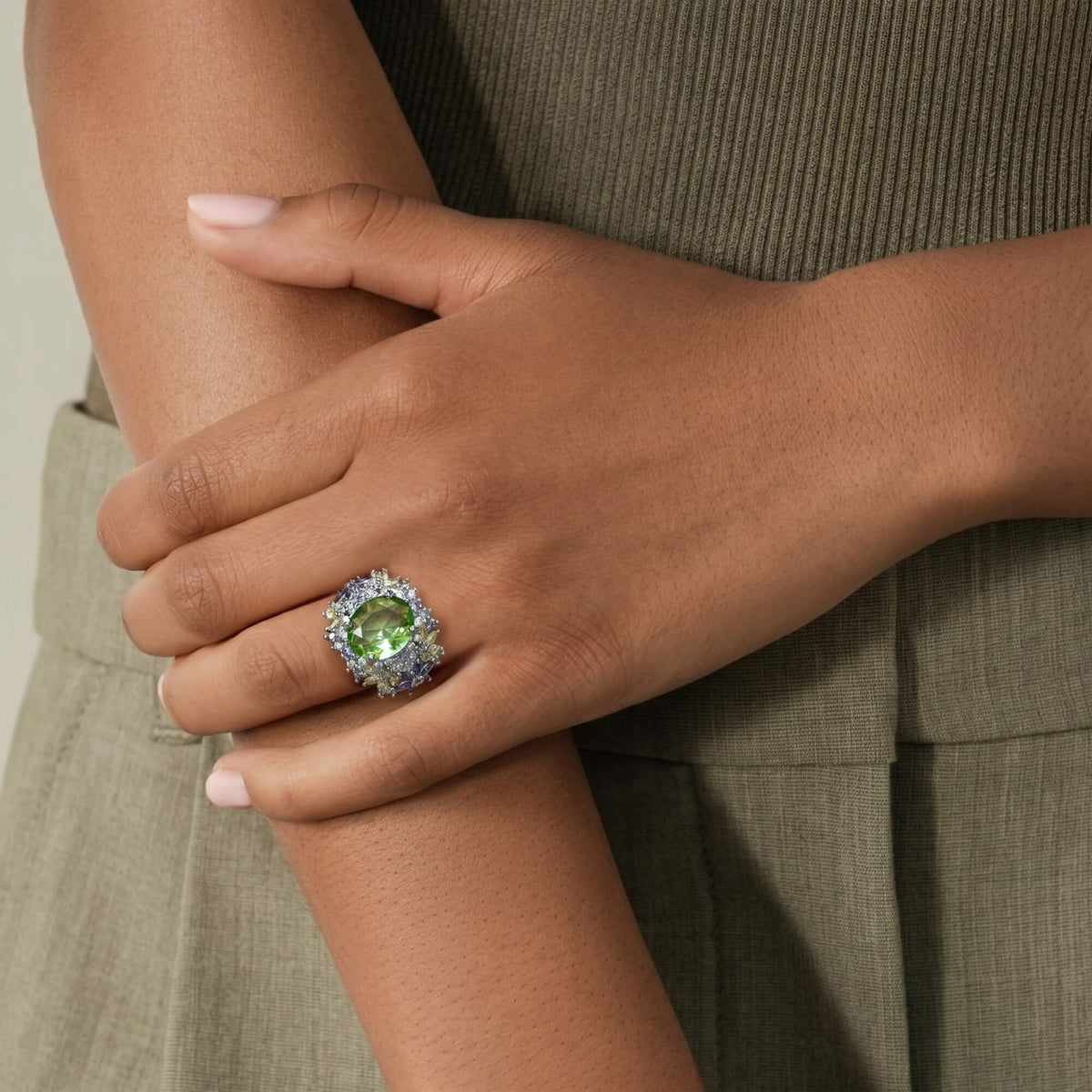 Crown Emerald Open-Ring