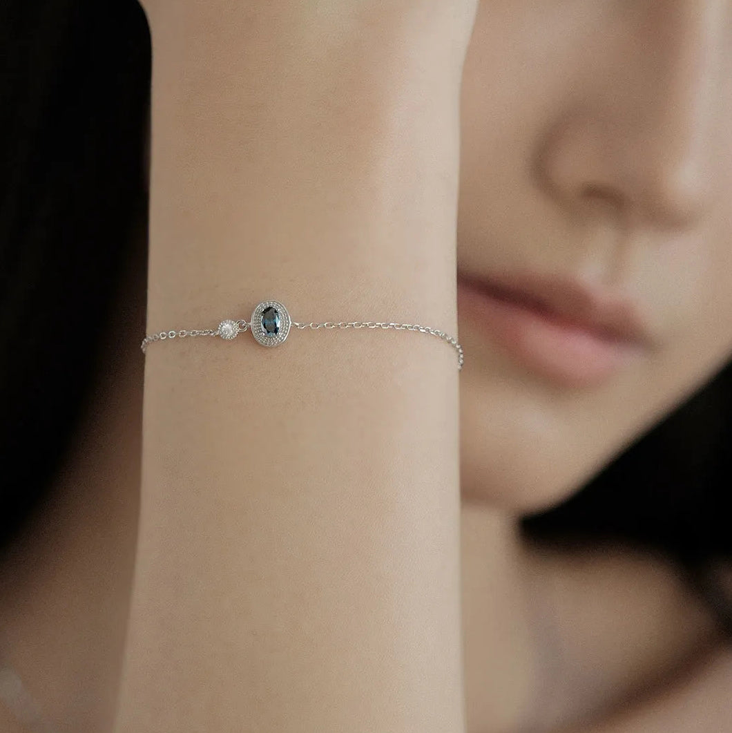 Cold Elegance Blue Moissanite Bracelet