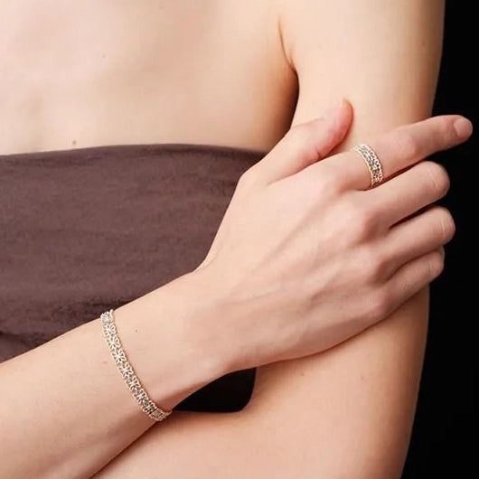Hollowing Lace Ring