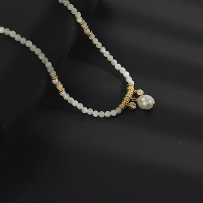 Chic Baroque Pearl Necklace