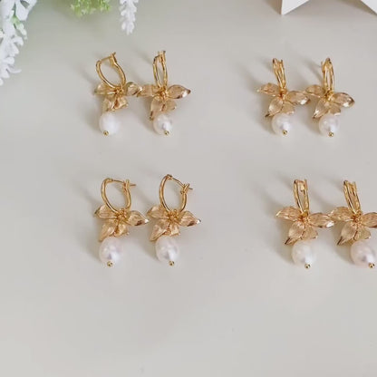 Dainty Floral Pearl Earirngs