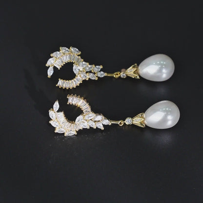 Elegance Pearl Dangle Earrings
