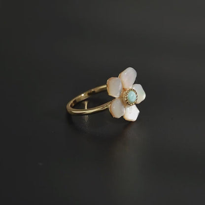 Chic Blossom Ring